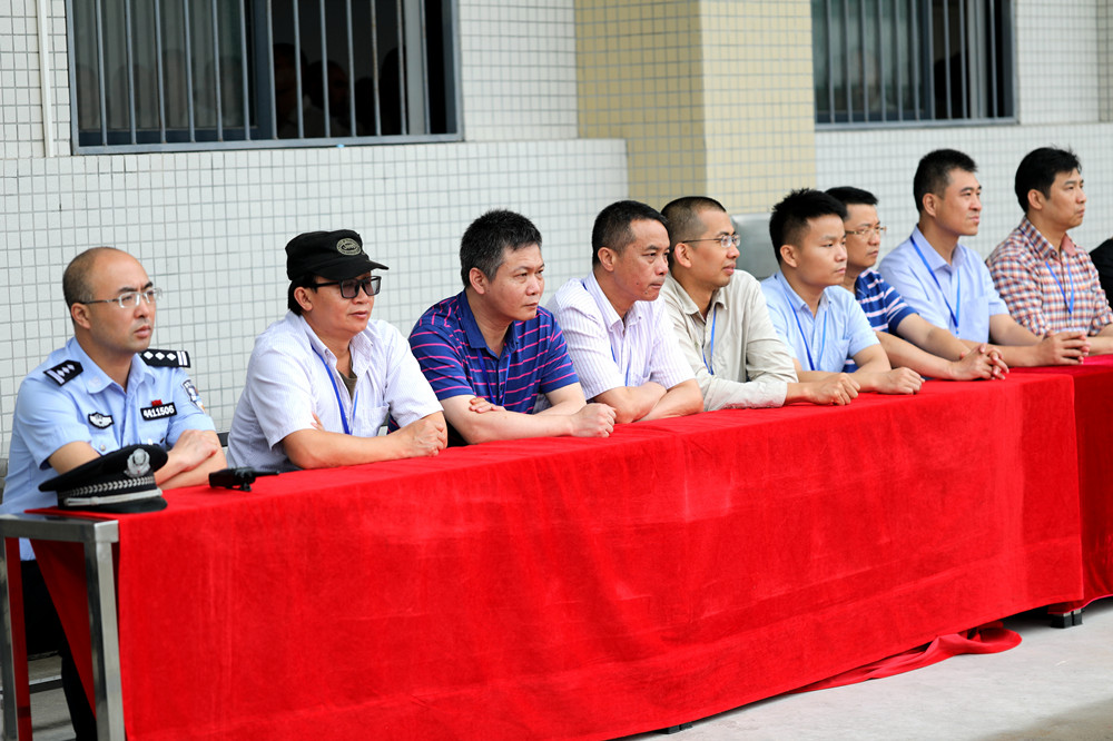 建設(shè)工程總包部黨支部和后勤黨支部結(jié)對開展警示教育學(xué)習(xí)活動(dòng)1_副本.jpg